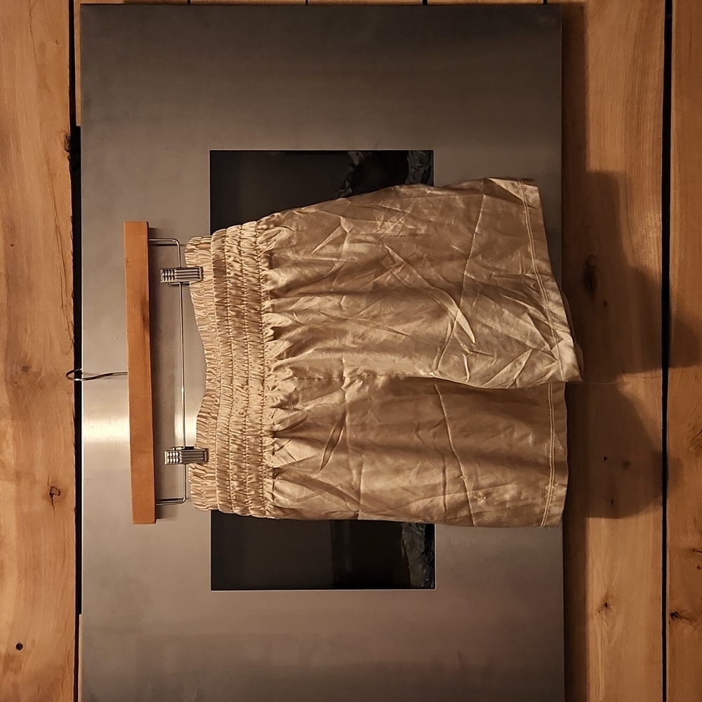 ASOS Gold Short Size Medium - Picture 3 of 3